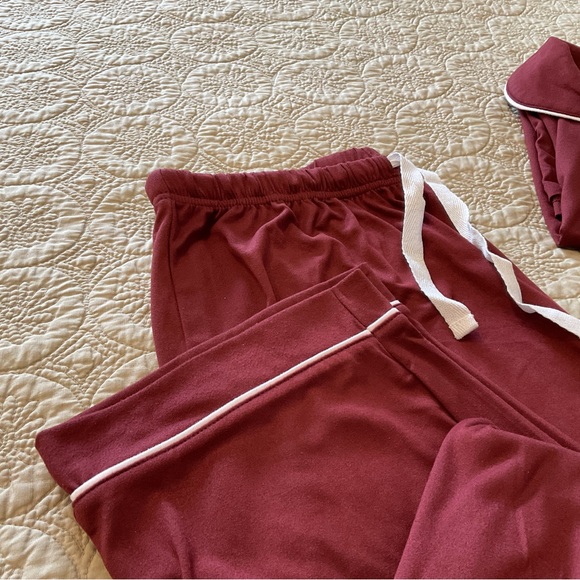 BORN NEW/WITH/TAGS TWO PIECE SLEEPWEAR , BURGUNDY SIZE MEDIUM - Picture 9 of 16